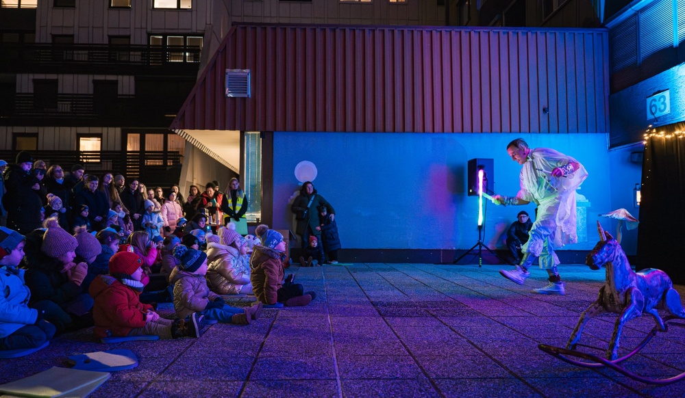 Ulično gledališče pred knjižnico Nova vas