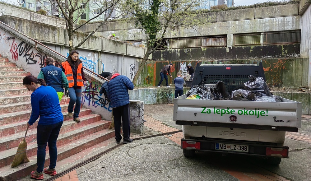 Obnova dotrajanega stopnišča v podhodu na križišču Kardeljeva/Proletarskih brigad