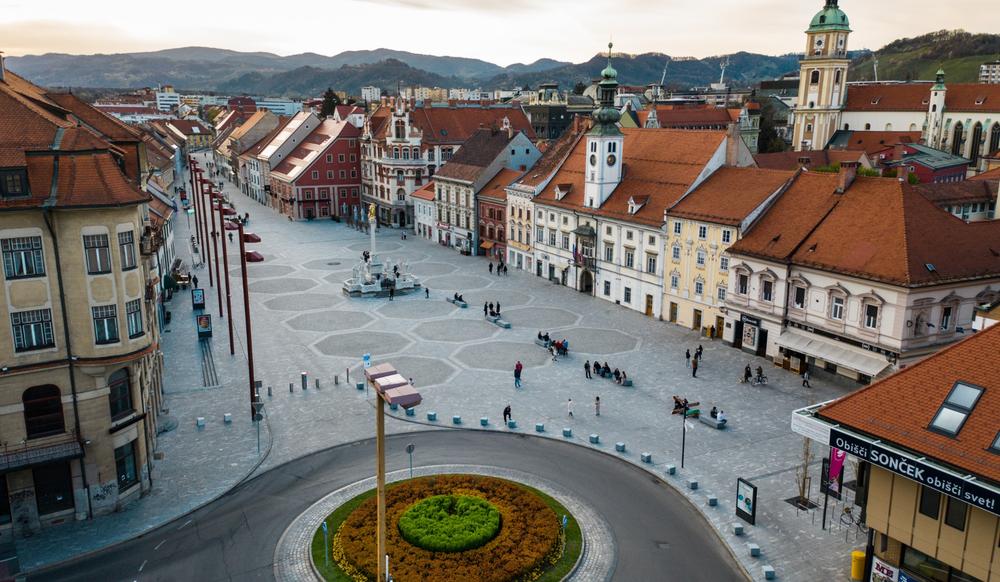 Talne poslikave pri vrtcu Ribiška